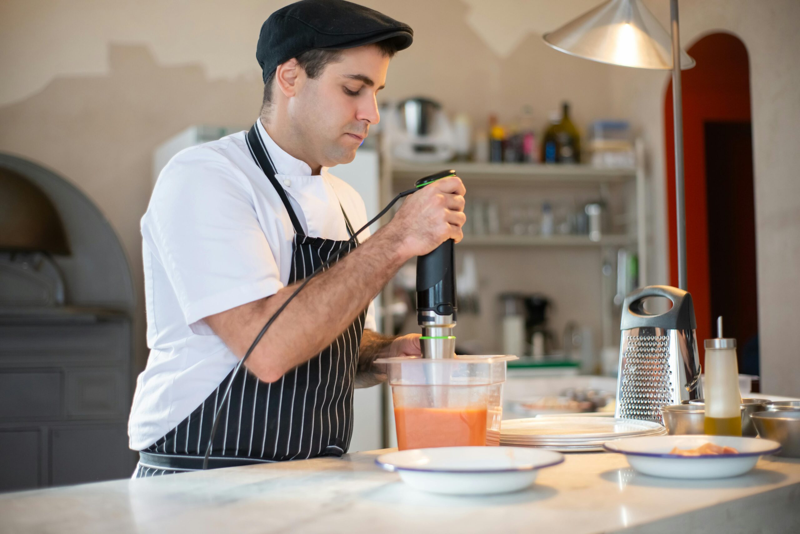 You are currently viewing Top 7 Hand Blenders in India 2025 – Tested for Spices & Chutneys